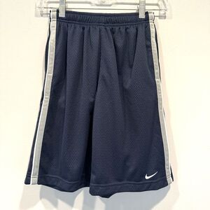 NWT Nike Basketball Shorts Mesh Navy Gray Stripe Swoosh Logo Boys Small (8)